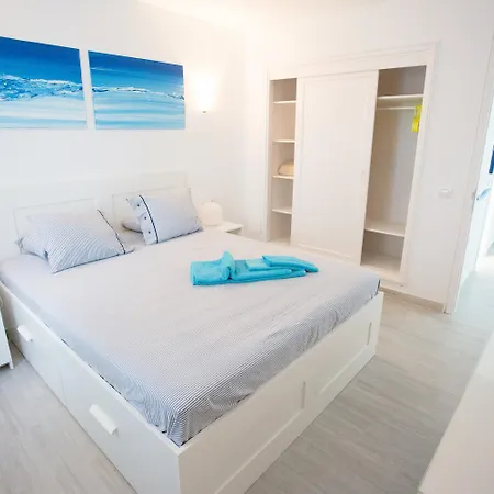 Sara En El Complejo Teguisol Apartment